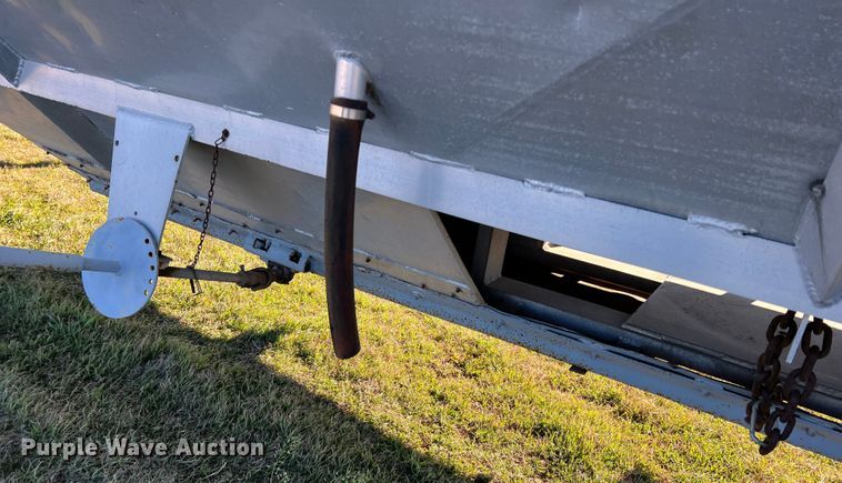 image for item LW9281 1985 J&L tank tender grain trailer