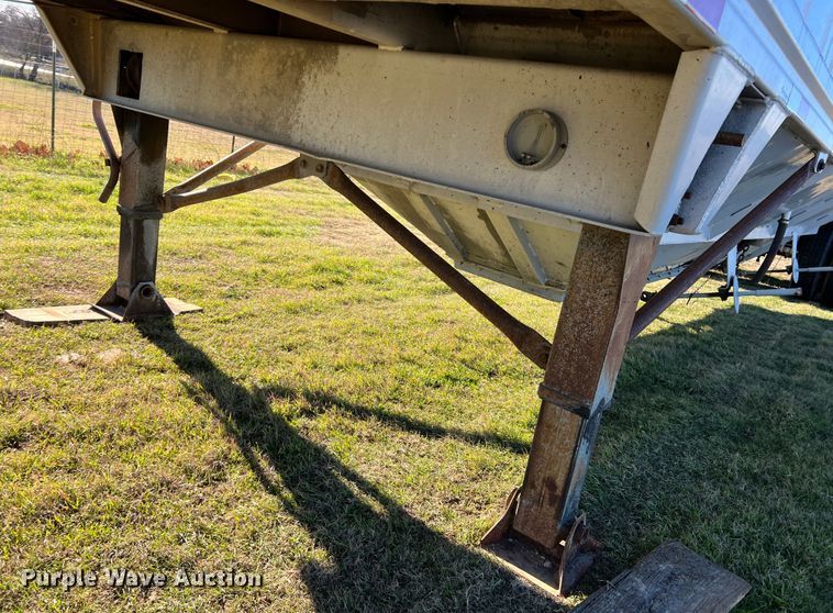 image for item LW9281 1985 J&L tank tender grain trailer