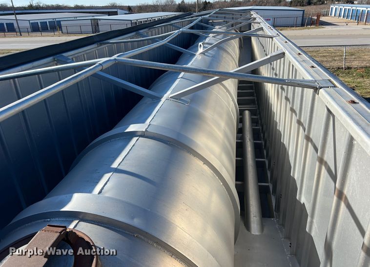 image for item LW9281 1985 J&L tank tender grain trailer