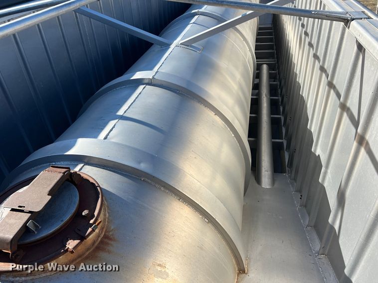 image for item LW9281 1985 J&L tank tender grain trailer