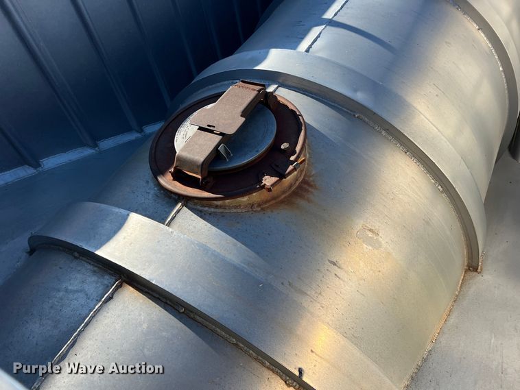 image for item LW9281 1985 J&L tank tender grain trailer