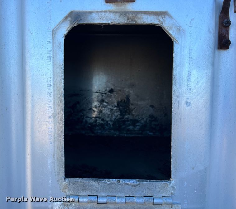 image for item LW9281 1985 J&L tank tender grain trailer