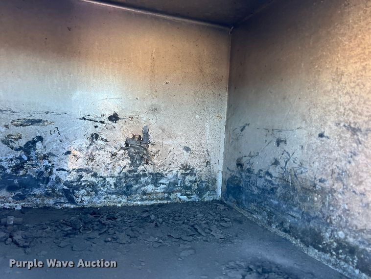 image for item LW9281 1985 J&L tank tender grain trailer