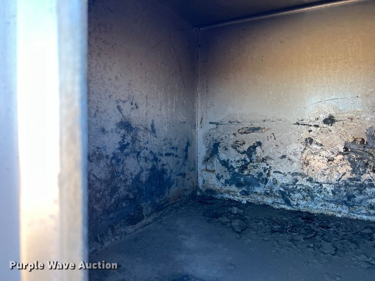 image for item LW9281 1985 J&L tank tender grain trailer