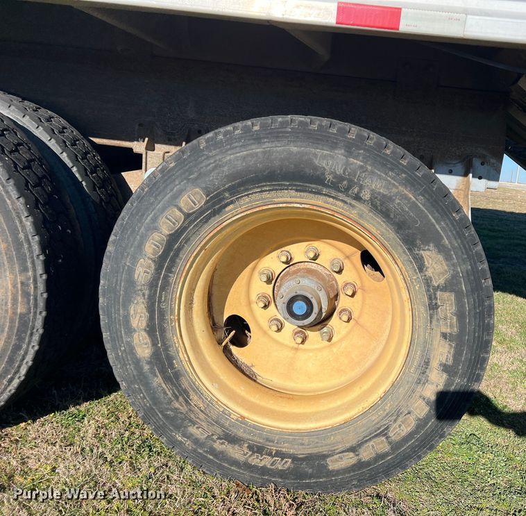 image for item LW9281 1985 J&L tank tender grain trailer