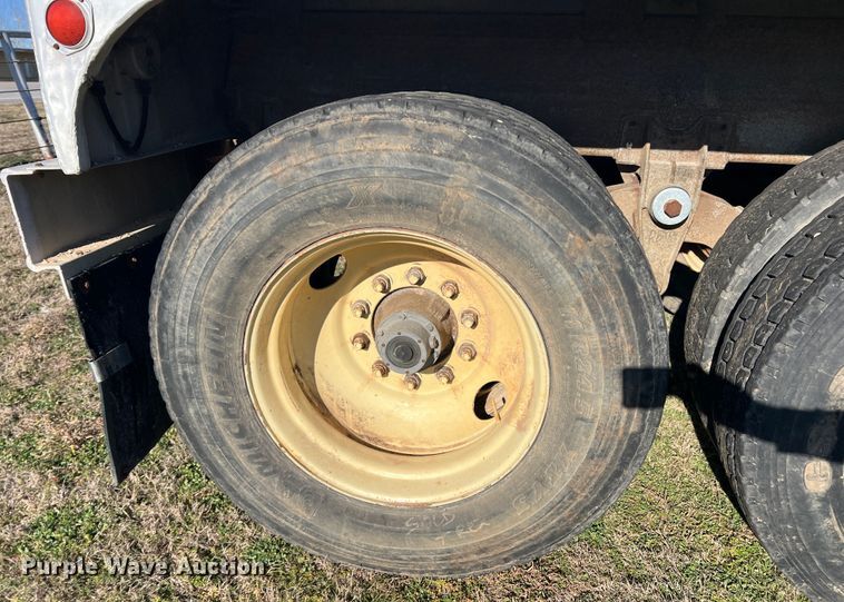 image for item LW9281 1985 J&L tank tender grain trailer