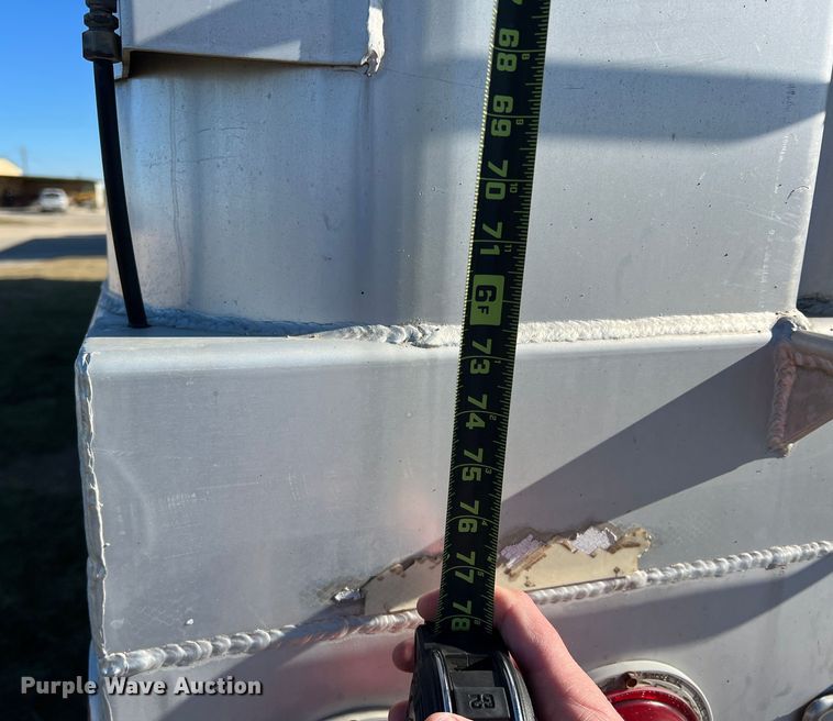 image for item LW9281 1985 J&L tank tender grain trailer