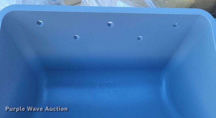 image for item MI9887 Approximately 1,560 Tapco elevator buckets