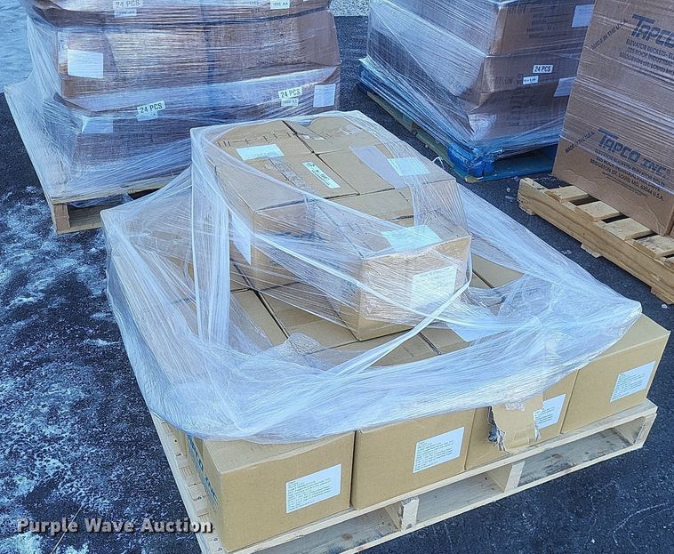 image for item MI9887 Approximately 1,560 Tapco elevator buckets