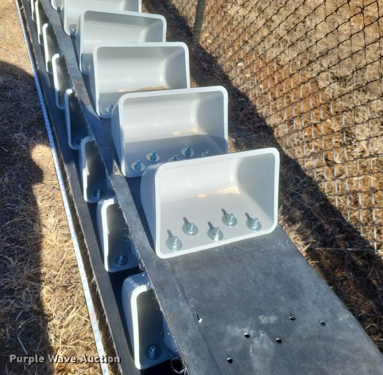 image for item MI9895 Elevator belting with buckets 