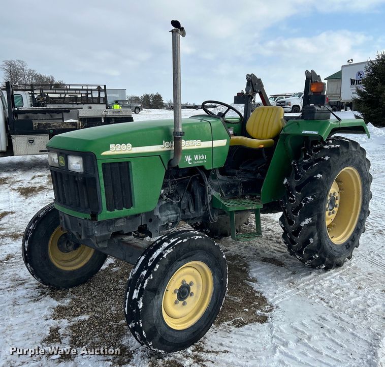 image for item MO9148 2005 John Deere 5203 tractor