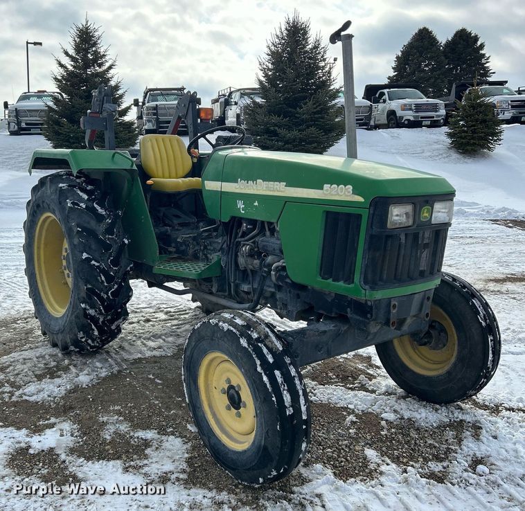 image for item MO9148 2005 John Deere 5203 tractor