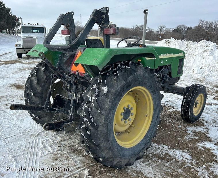 image for item MO9148 2005 John Deere 5203 tractor