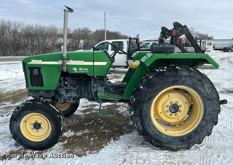 image for item MO9148 2005 John Deere 5203 tractor