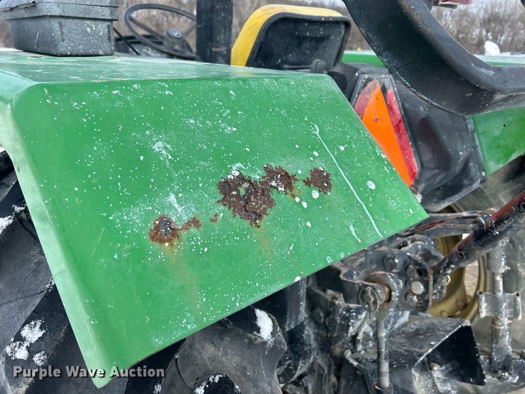 image for item MO9148 2005 John Deere 5203 tractor