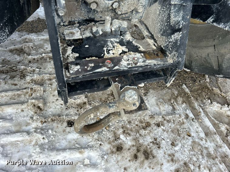 image for item MO9148 2005 John Deere 5203 tractor