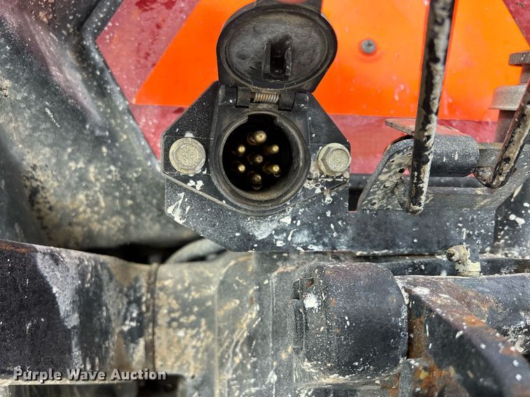 image for item MO9148 2005 John Deere 5203 tractor