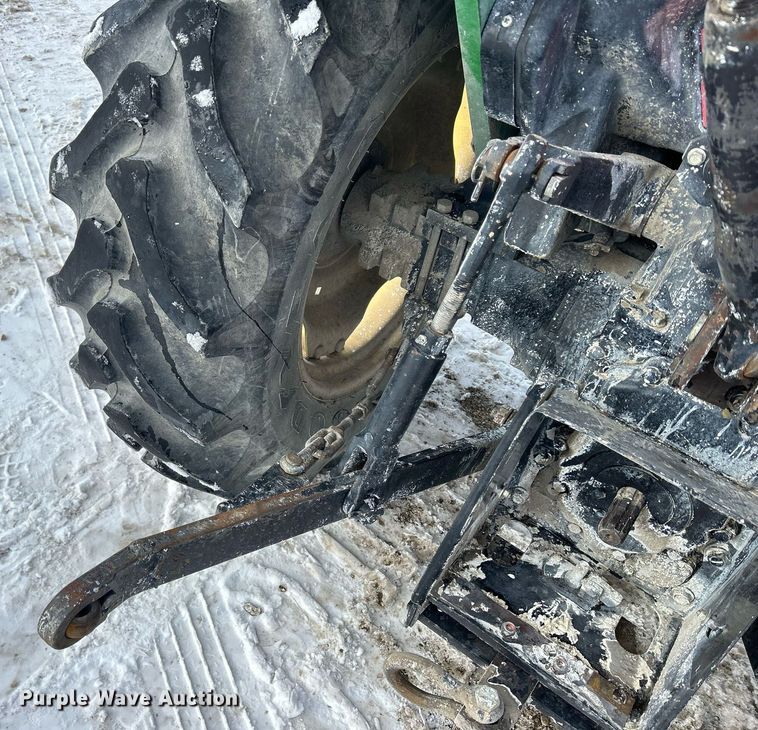image for item MO9148 2005 John Deere 5203 tractor