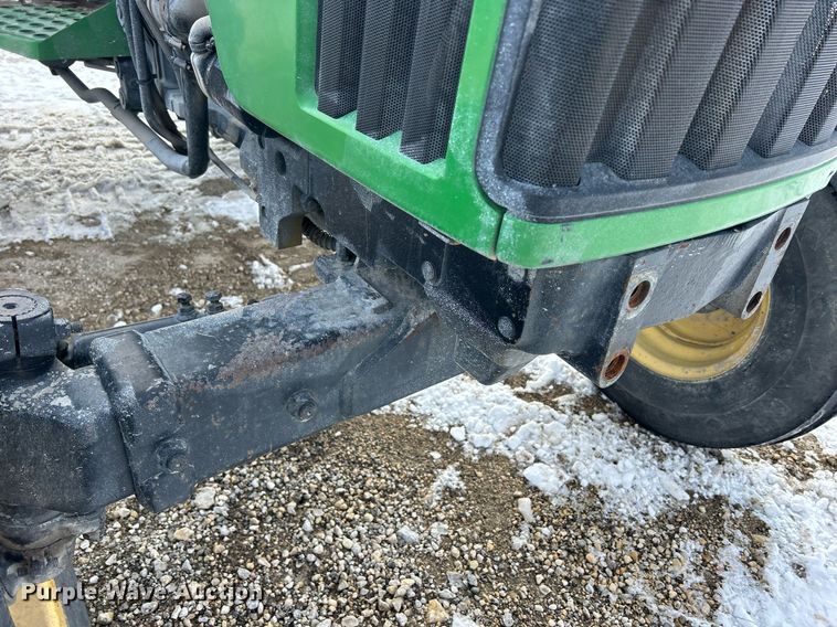 image for item MO9148 2005 John Deere 5203 tractor