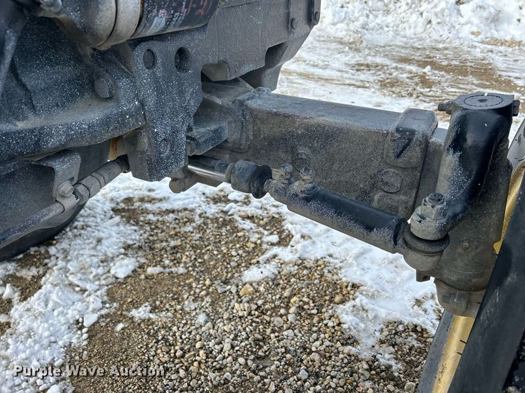 image for item MO9148 2005 John Deere 5203 tractor