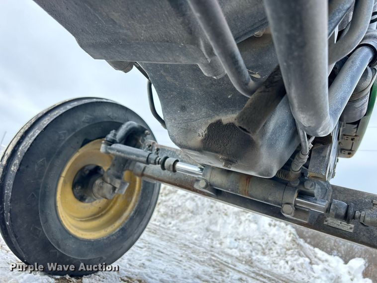 image for item MO9148 2005 John Deere 5203 tractor