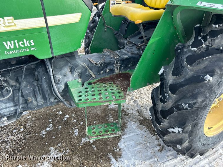 image for item MO9148 2005 John Deere 5203 tractor