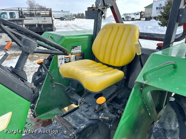 image for item MO9148 2005 John Deere 5203 tractor