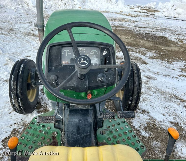 image for item MO9148 2005 John Deere 5203 tractor