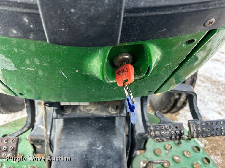 image for item MO9148 2005 John Deere 5203 tractor