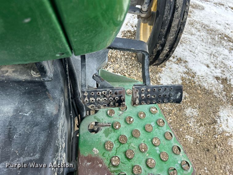 image for item MO9148 2005 John Deere 5203 tractor