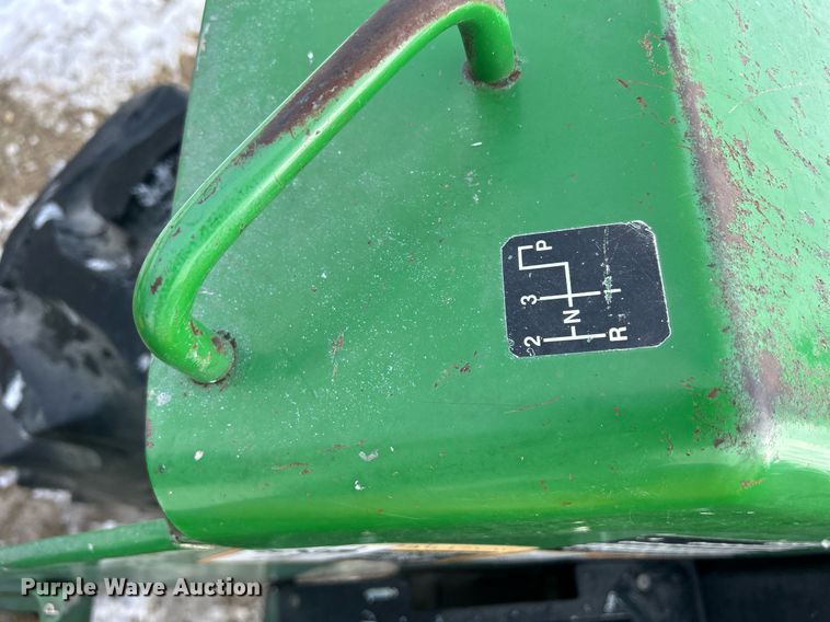 image for item MO9148 2005 John Deere 5203 tractor