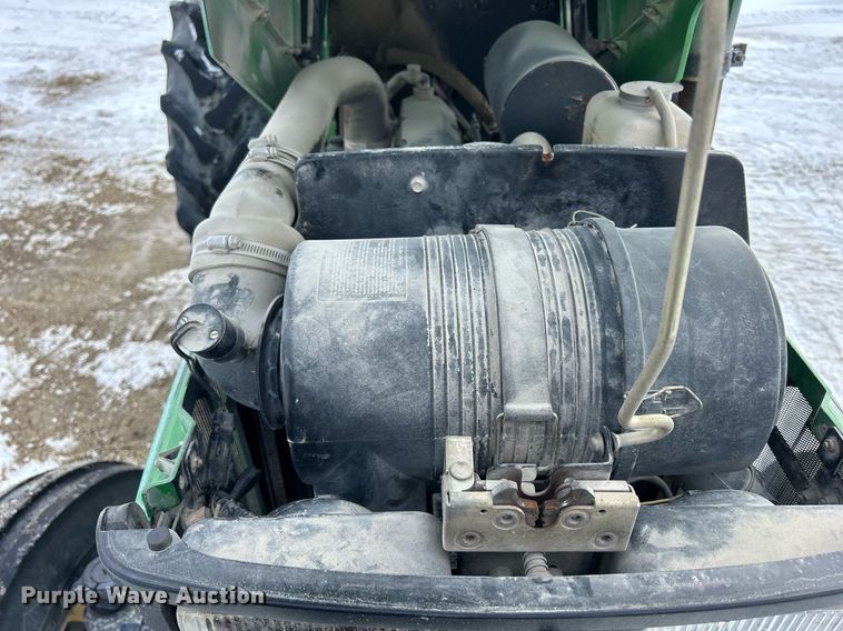image for item MO9148 2005 John Deere 5203 tractor