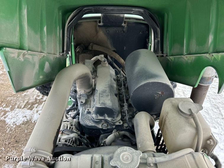 image for item MO9148 2005 John Deere 5203 tractor