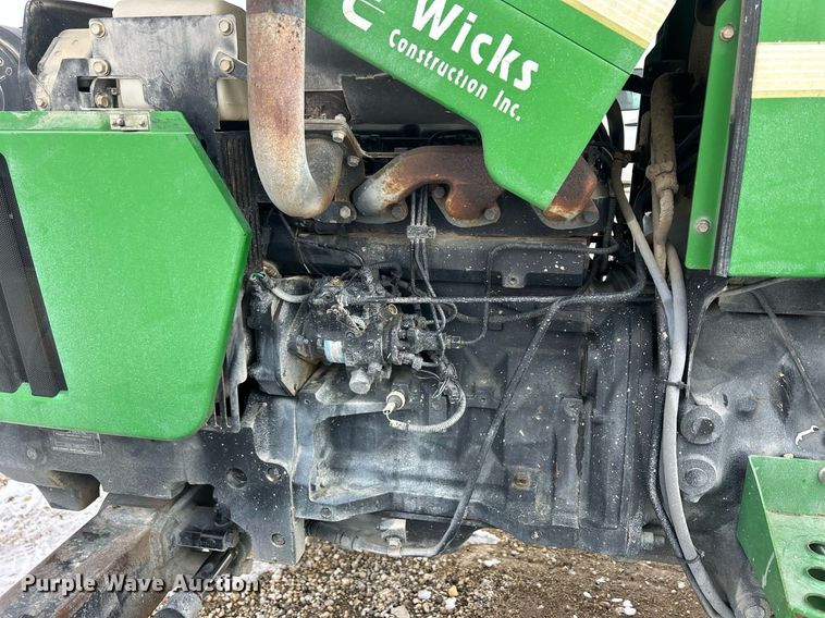 image for item MO9148 2005 John Deere 5203 tractor