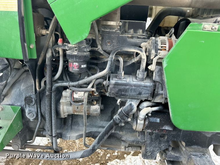 image for item MO9148 2005 John Deere 5203 tractor