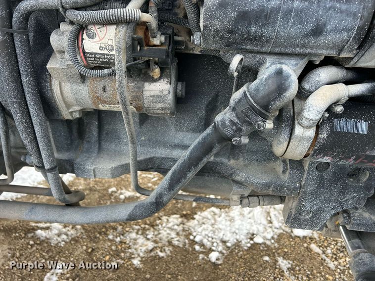 image for item MO9148 2005 John Deere 5203 tractor