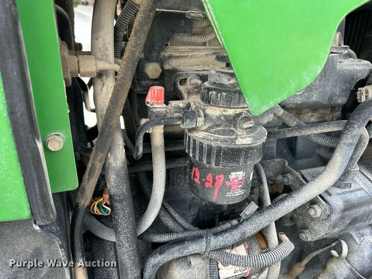 image for item MO9148 2005 John Deere 5203 tractor