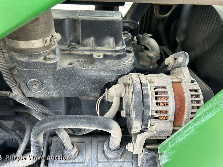 image for item MO9148 2005 John Deere 5203 tractor