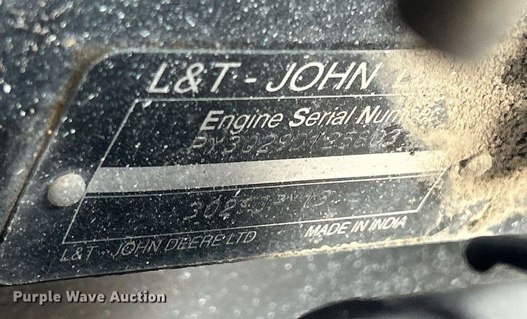 image for item MO9148 2005 John Deere 5203 tractor