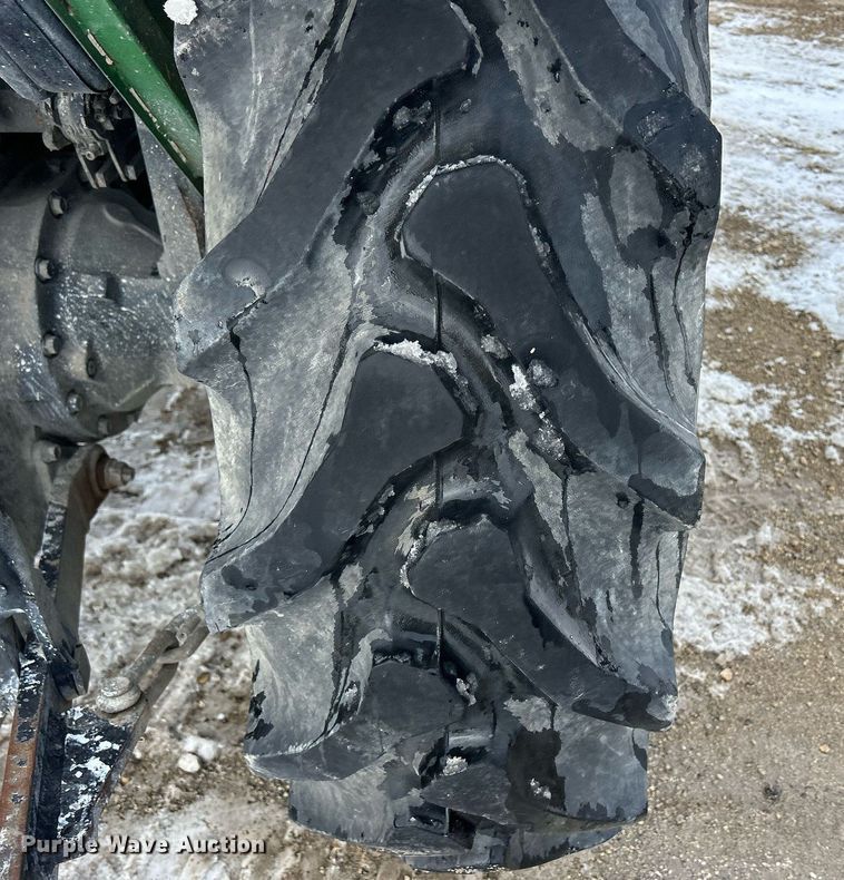 image for item MO9148 2005 John Deere 5203 tractor