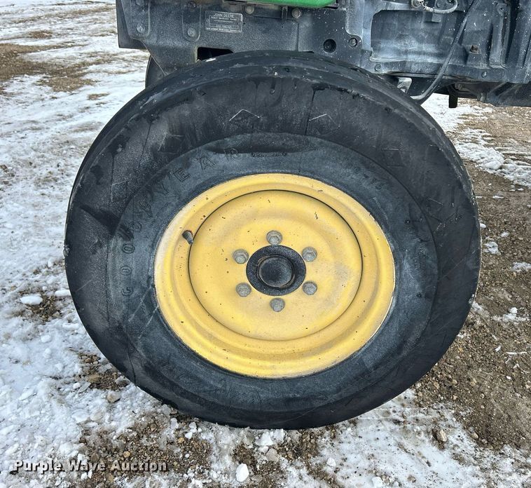 image for item MO9148 2005 John Deere 5203 tractor