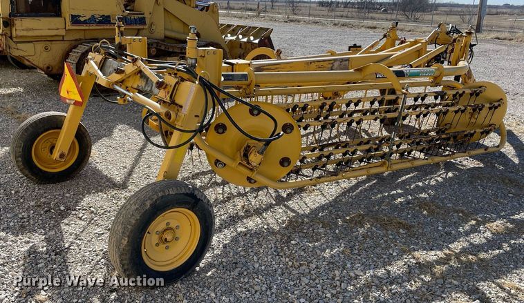 image for item NA9752 Vermeer R2300 hay rake