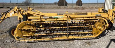 image for item NA9752 Vermeer R2300 hay rake