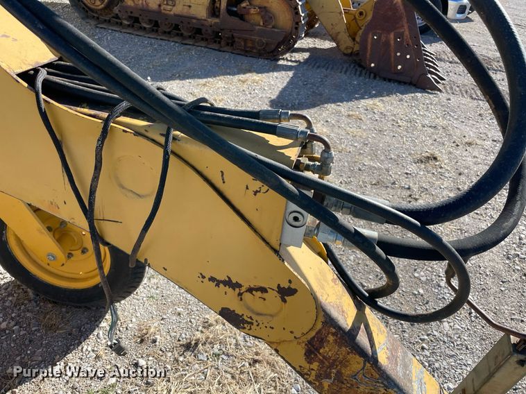 image for item NA9752 Vermeer R2300 hay rake