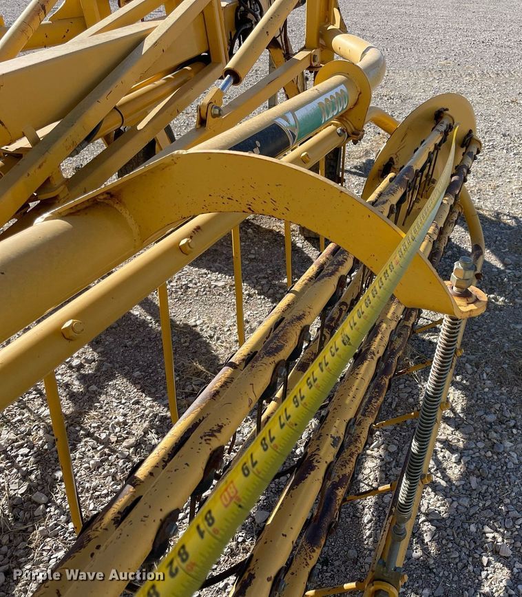 image for item NA9752 Vermeer R2300 hay rake