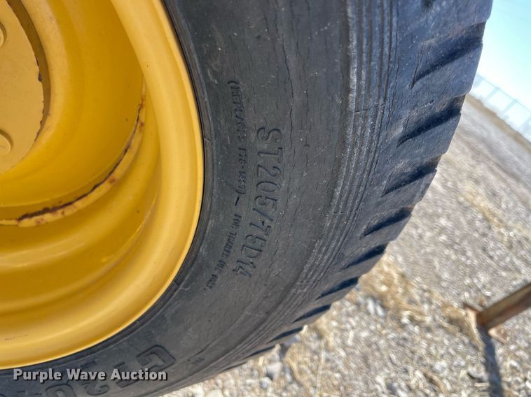 image for item NA9752 Vermeer R2300 hay rake