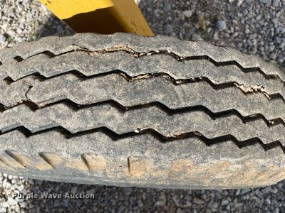 image for item NA9752 Vermeer R2300 hay rake