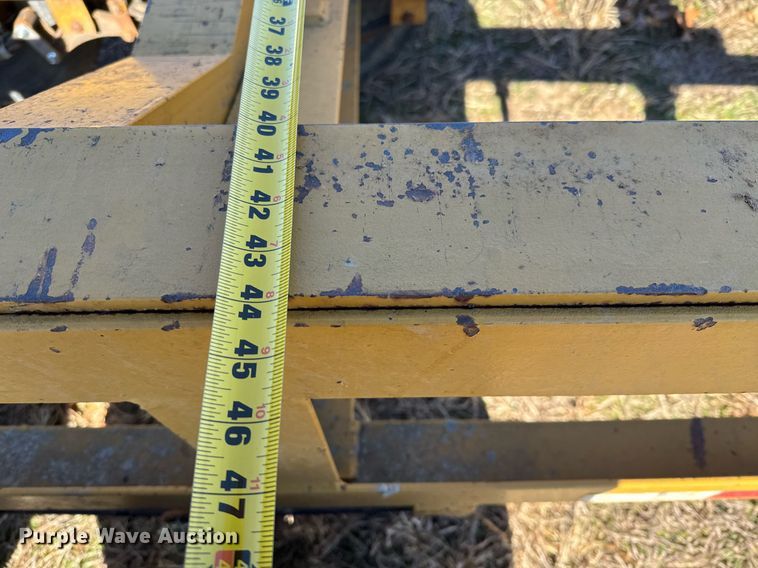 image for item NA9759 2005 Hay Van hay bale trailer