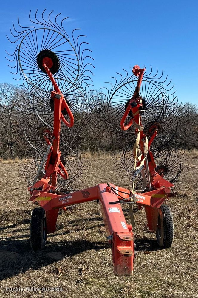 image for item NA9760 Kuhn Speedrake SR112 G11 hay rake