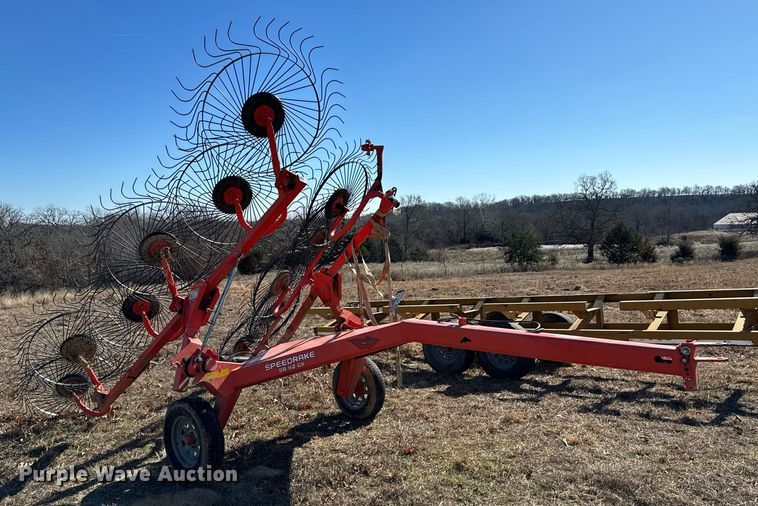 image for item NA9760 Kuhn Speedrake SR112 G11 hay rake